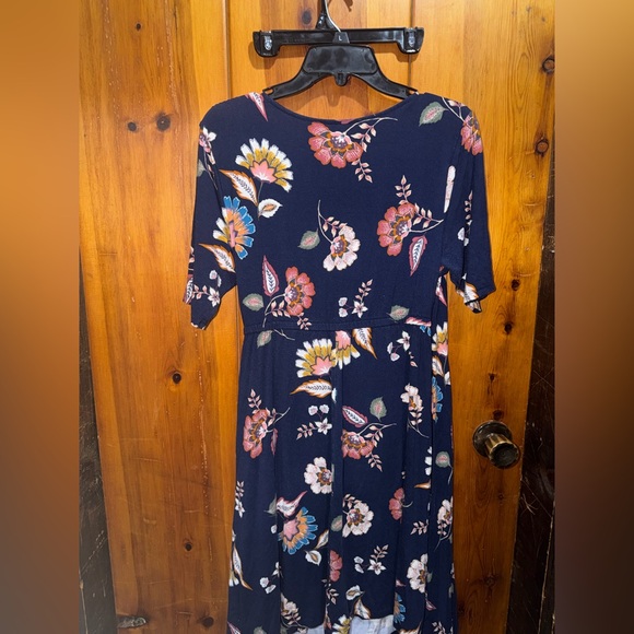 Floral Maternity Dress - Picture 4 of 4